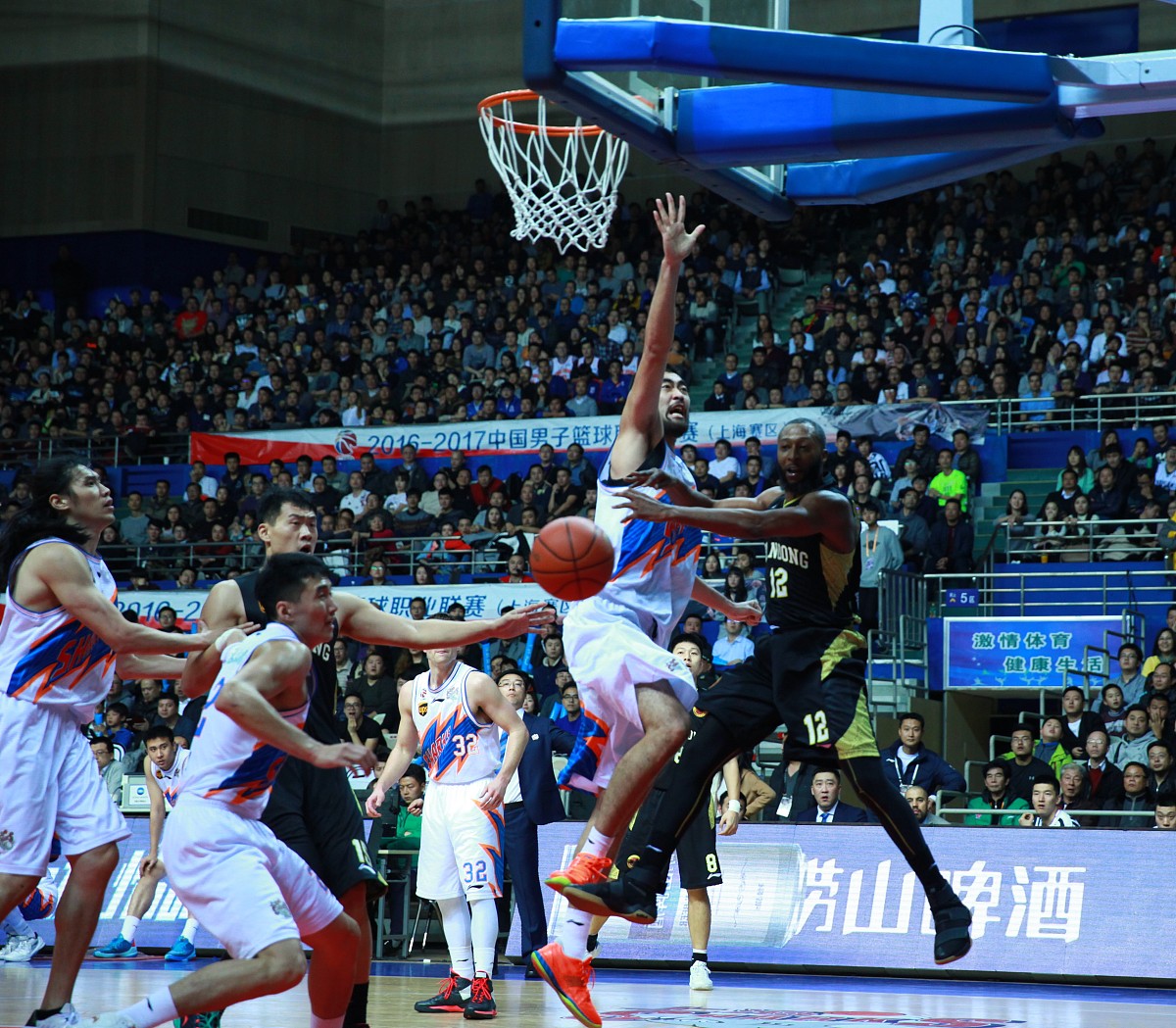 包含著名球员在比赛中倾尽全力,激情燃烧战场的词条 包含著名球员在比赛中倾尽全力,激情燃烧战场的词条