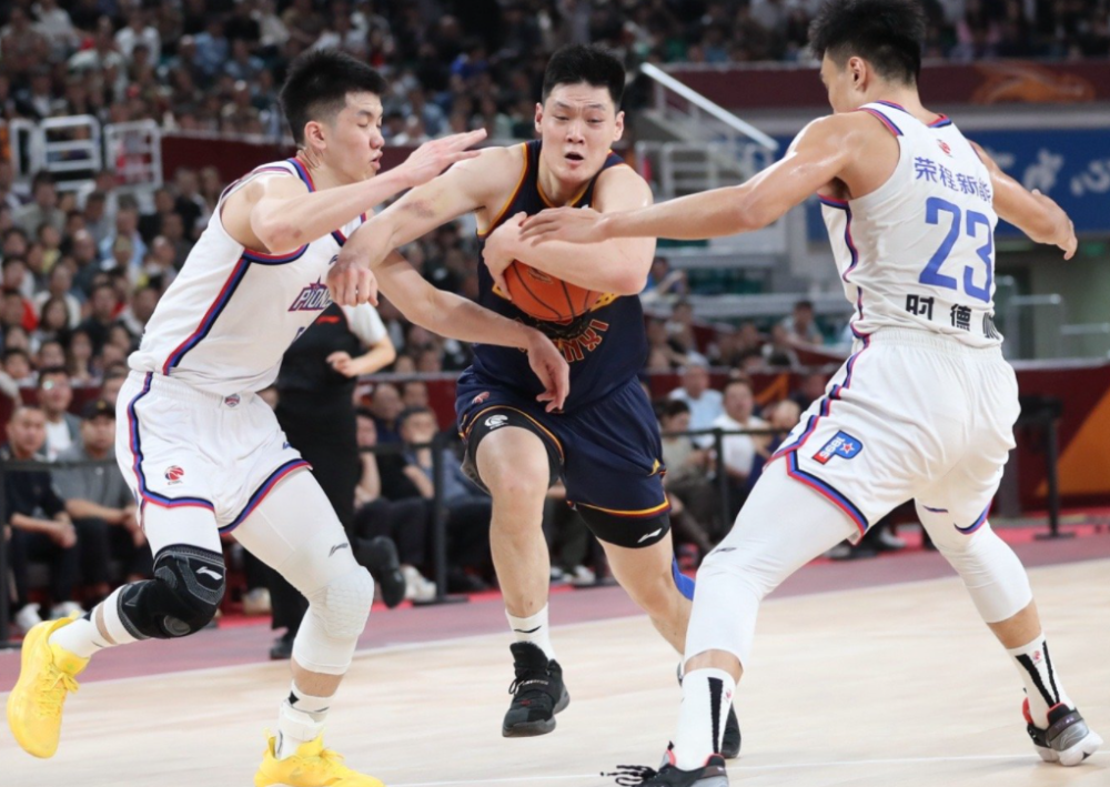 爱游戏登录-篮球队伍实力对比激烈，胜负难料的简单介绍