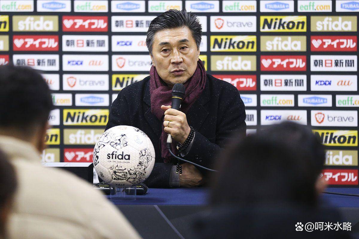 爱游戏app下载-球迷热议球队的战术安排，认为主教练功不可没