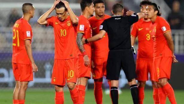 中路独造进球奇迹,成为全场焦点 中路独造进球奇迹,成为全场焦点