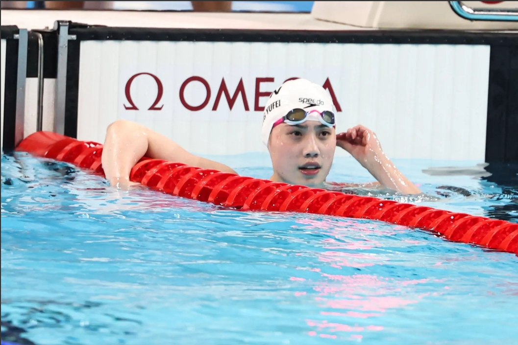 爱游戏app下载-游泳运动员勇夺铜牌，潜力巨大