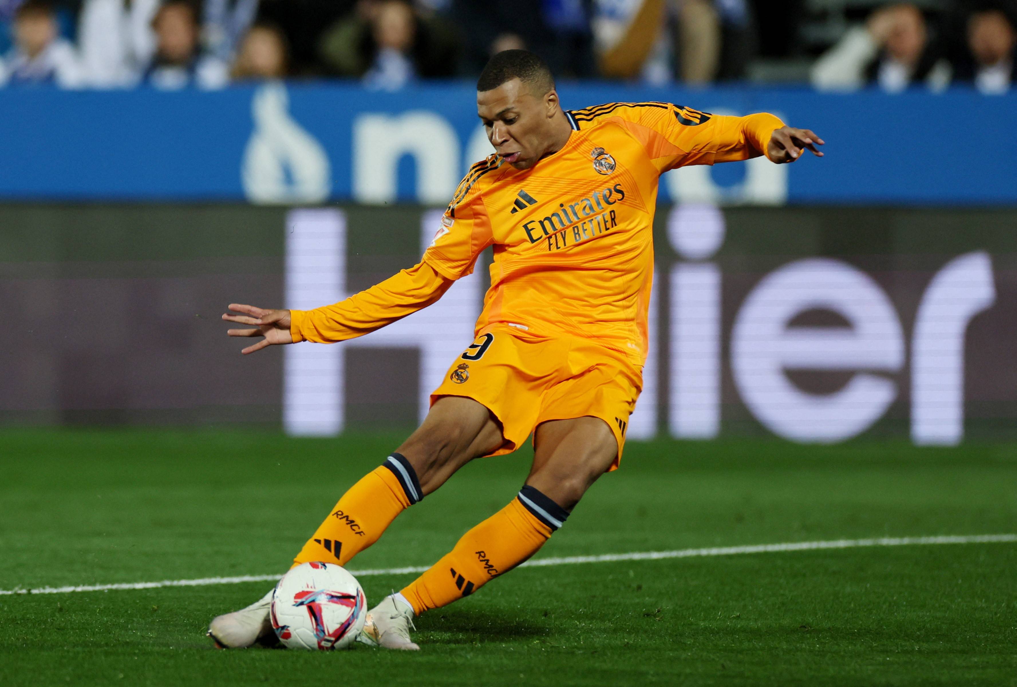 爱游戏官方入口-皇马球员踢出全新高度，连胜迎来困境对手的简单介绍