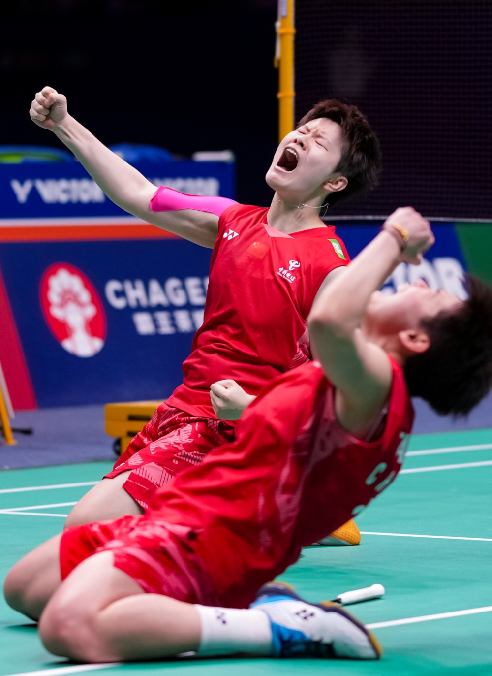 爱游戏中国官网-羽毛球冠军飘红日本选手实现三连冠的简单介绍