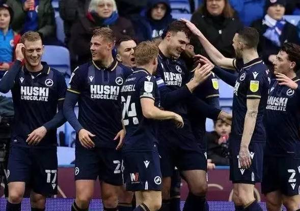 爱游戏-莱切斯特城士气高昂，稳操胜券