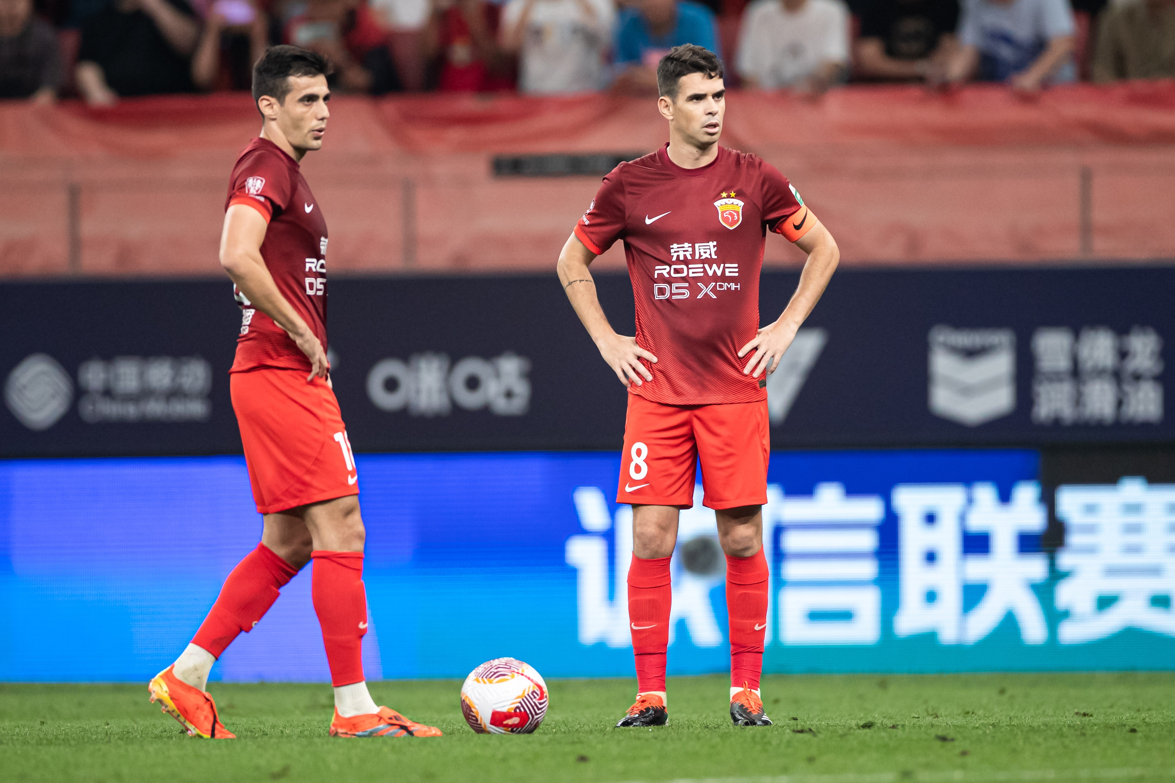 爱游戏官方登录入口-包含欧洲国家赛场风波不断，激情激战的词条