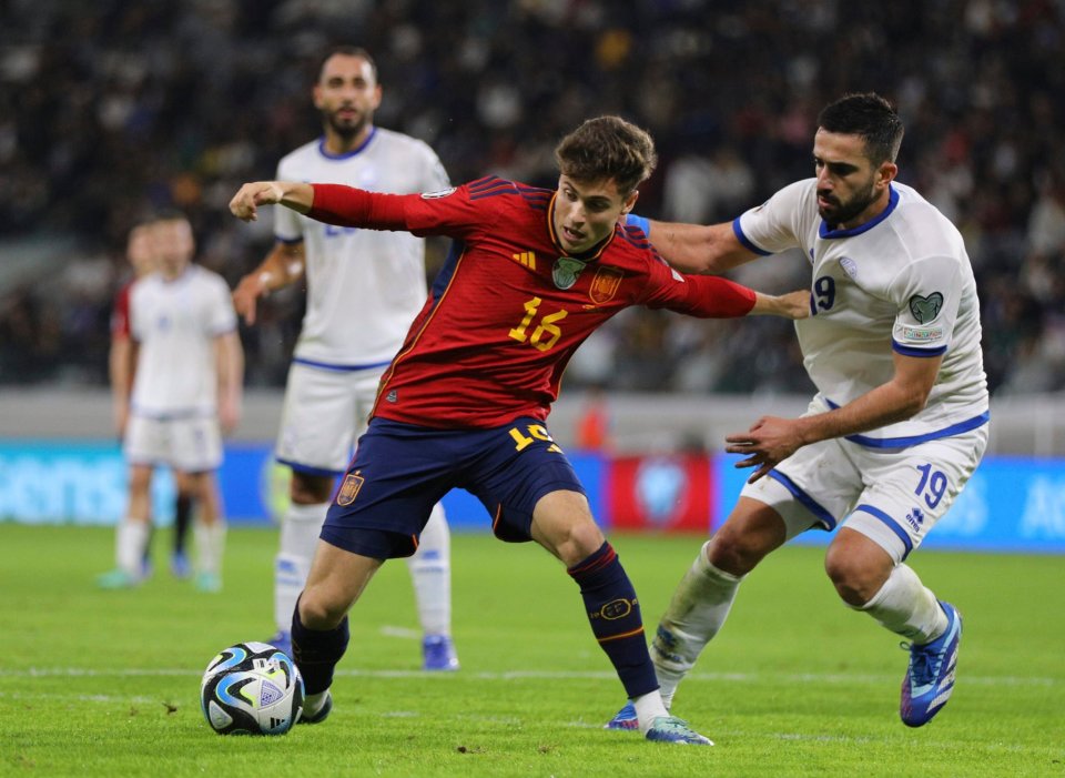 爱游戏网页版入口-欧预赛：西班牙战平罗马尼亚，小组领先优势不减的简单介绍