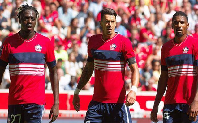 里尔强势登顶法甲,积分榜高位稳固的简单介绍 里尔强势登顶法甲,积分榜高位稳固的简单介绍