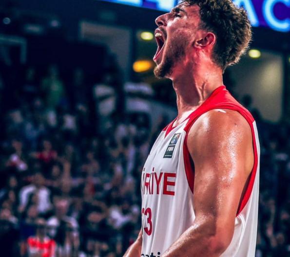 法国籃球新星表现出色，引起球迷瞩目