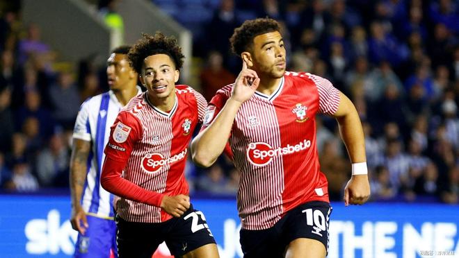 爱游戏网页版入口-包含南安普顿客场平局，保持不败纪录的词条