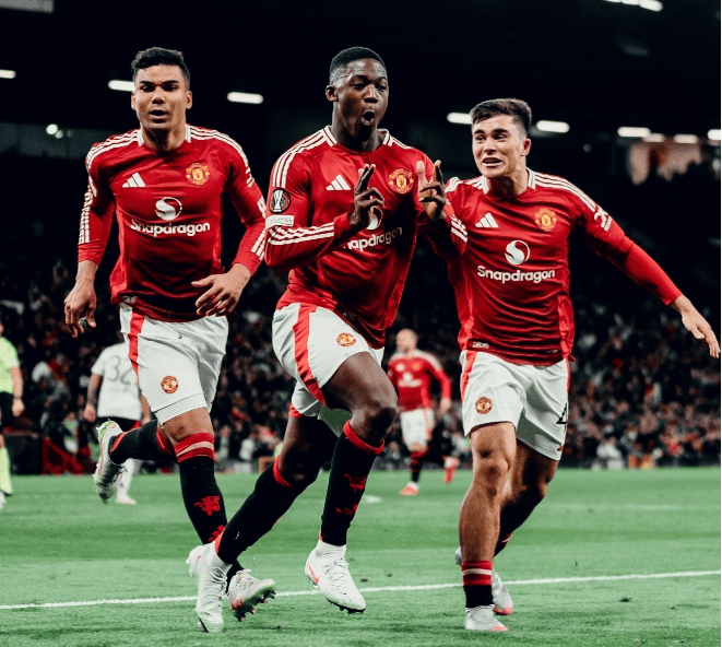 曼联惊险取胜，继续保持领先优势