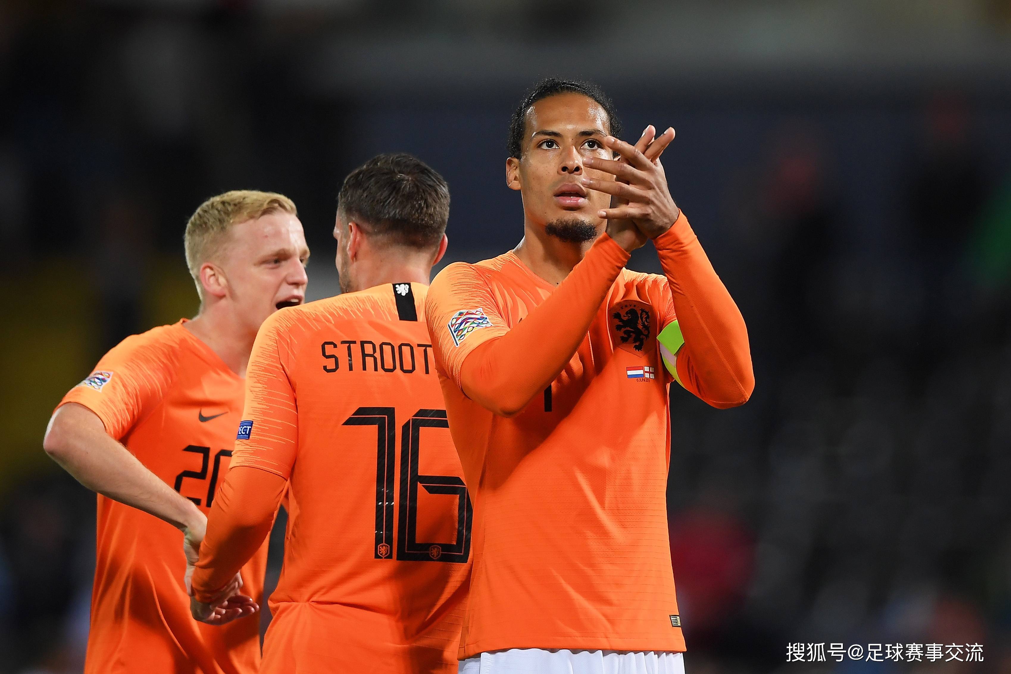 国际足球赛事精彩对决女球员表现抢眼 国际足球赛事精彩对决女球员表现抢眼