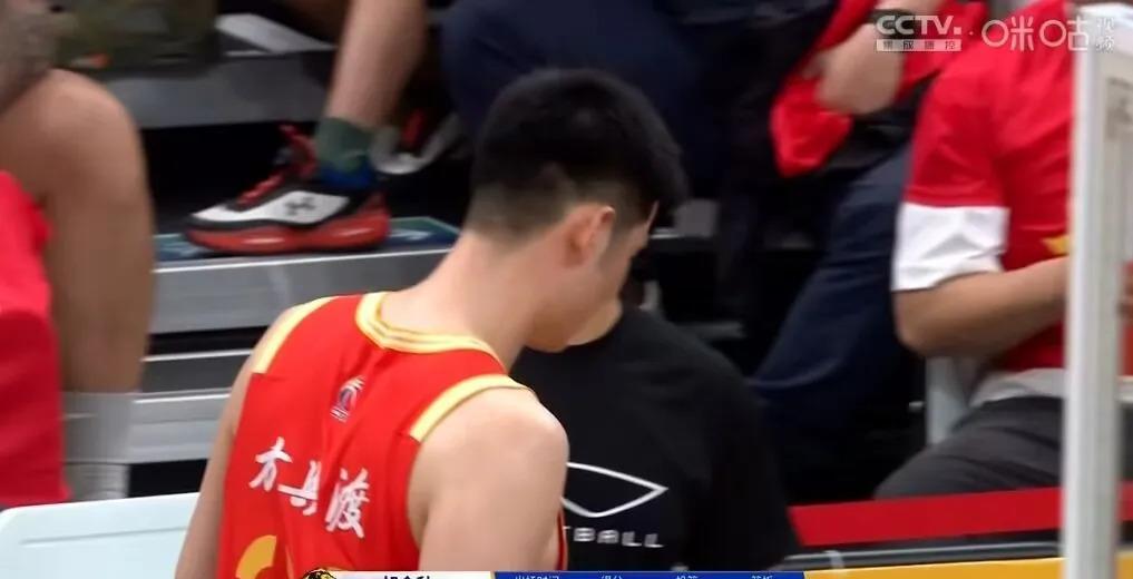 黑龙江男篮全队发挥,以小组第一晋级季后赛 黑龙江男篮全队发挥,以小组第一晋级季后赛