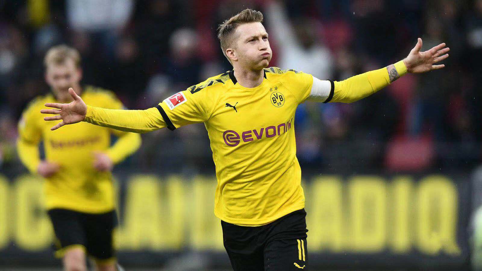 多特蒙德队迎战RB莱比锡,备受瞩目 多特蒙德队迎战RB莱比锡,备受瞩目