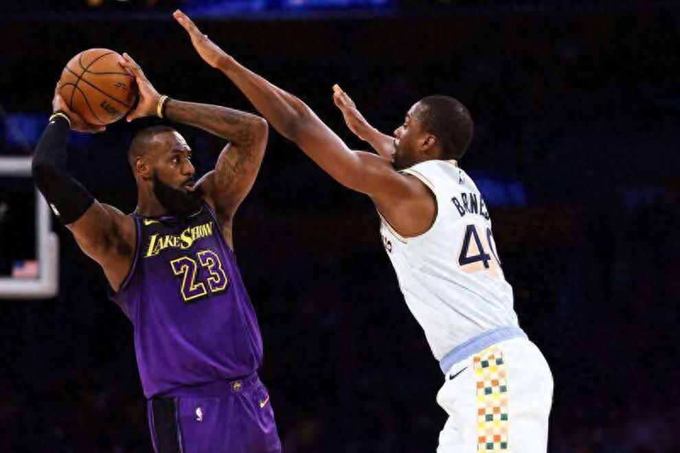 湖人惨败开拓者，詹姆斯空砍分败北