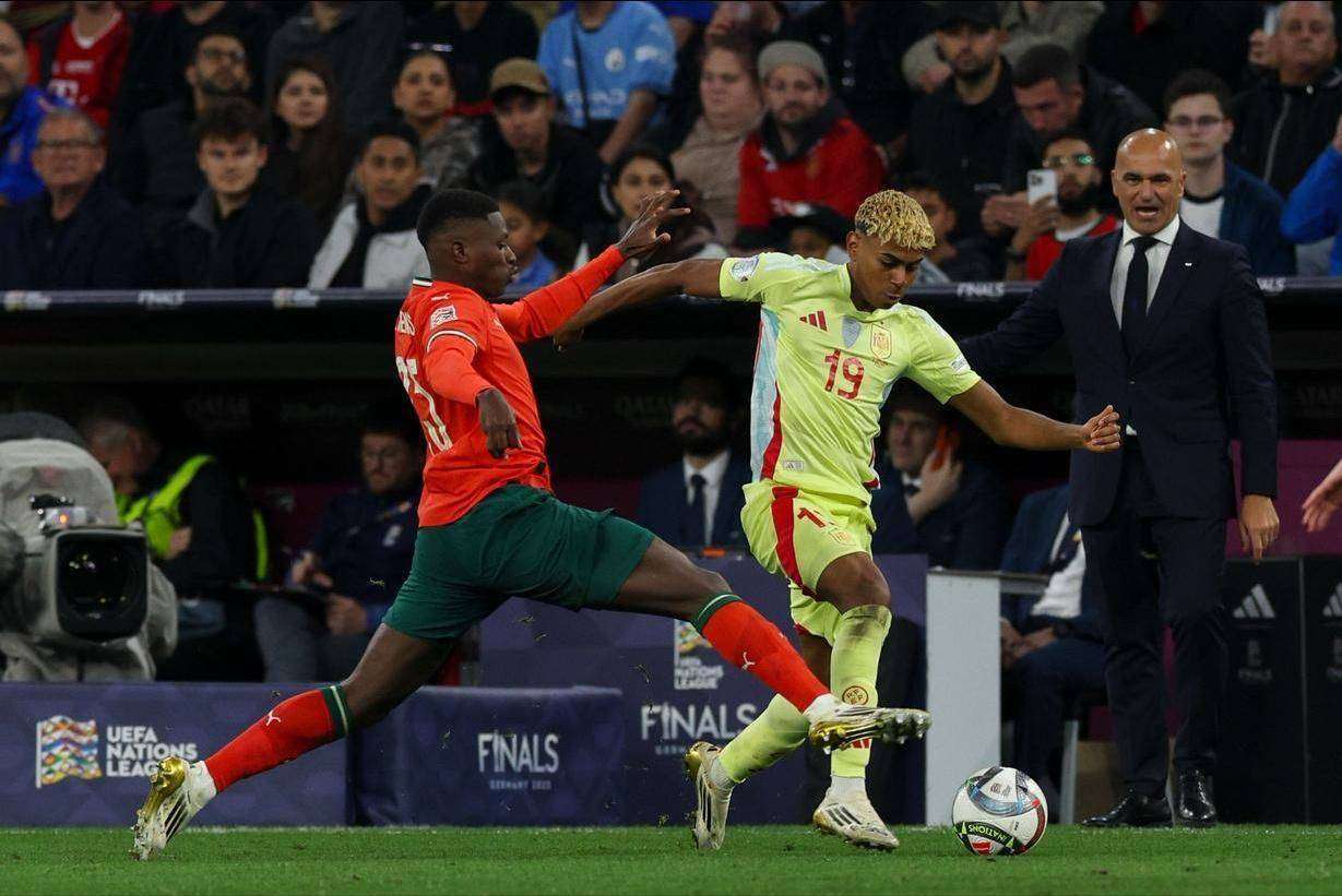 包含球队首场比赛平稳出发，欧国联战况如何的词条