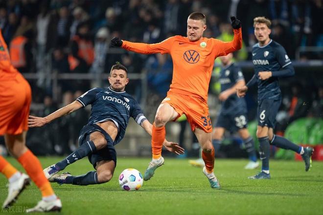 爱游戏官网-霍芬海姆客场逆袭，德甲冲击前三的简单介绍