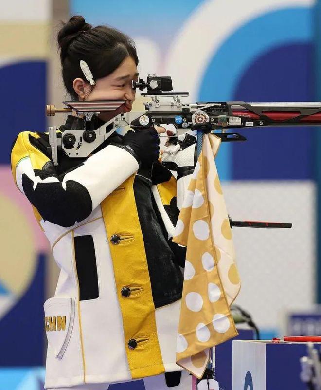 爱游戏官方入口-英国选手在射击比赛中获得金牌，令人惊艳