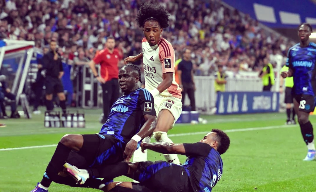 爱游戏中国官网-巴黎圣日耳曼客胜马赛，法甲领跑集团的简单介绍